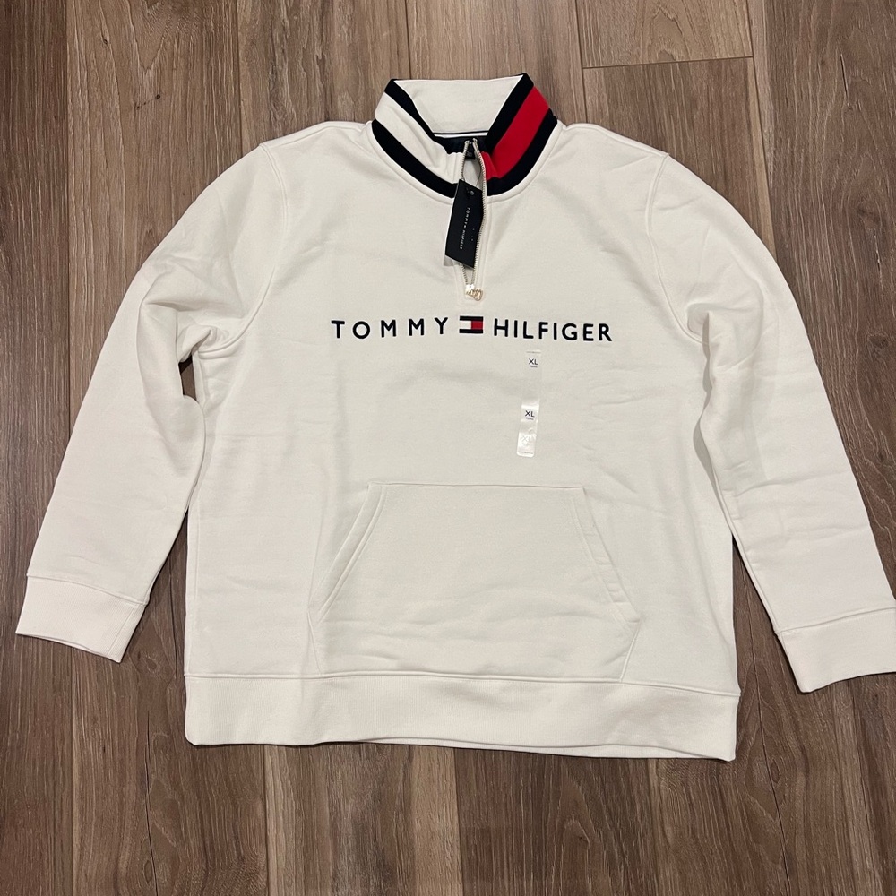 Tommy Hilfiger 1/4 Zip Embroidered Sweatershirt